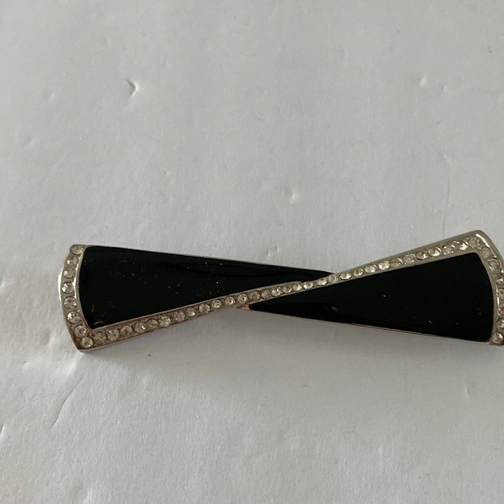 Vintage Art Deco style brooch. B2